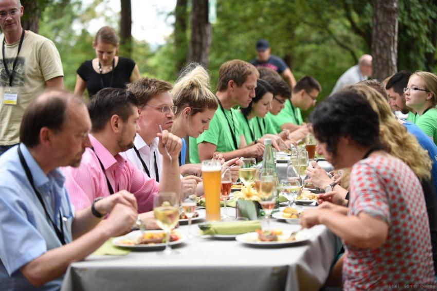 Grillbuffet im hoteleigenen Biergarten