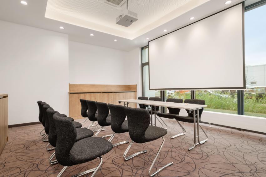 Super 8 by Wyndham Munich City North