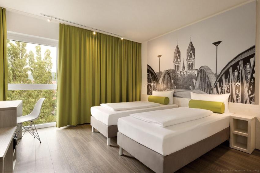 Super 8 by Wyndham Freiburg