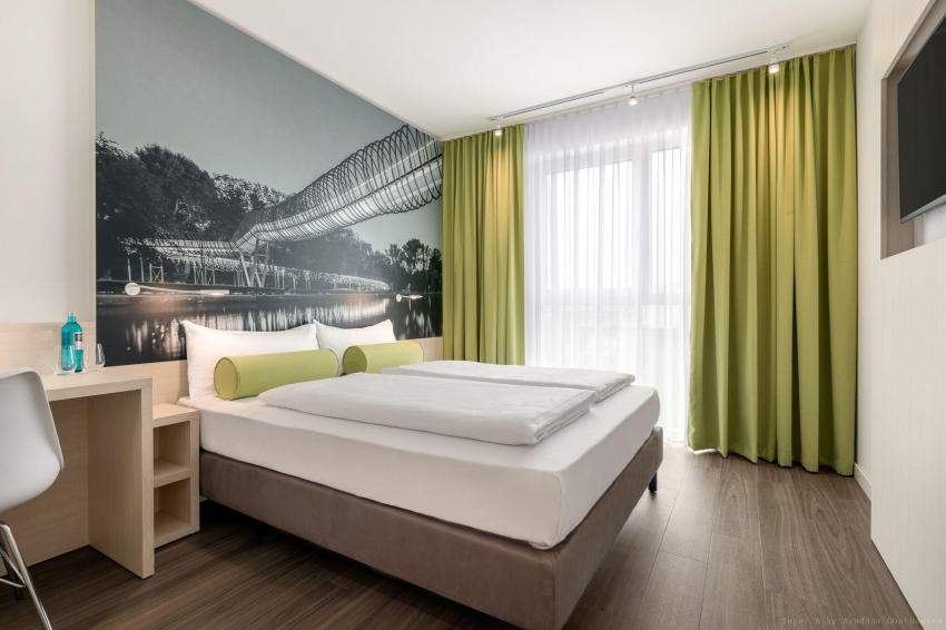 Super 8 by Wyndham Oberhausen