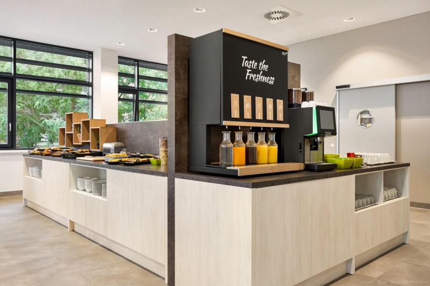 Super 8 by Wyndham Koblenz