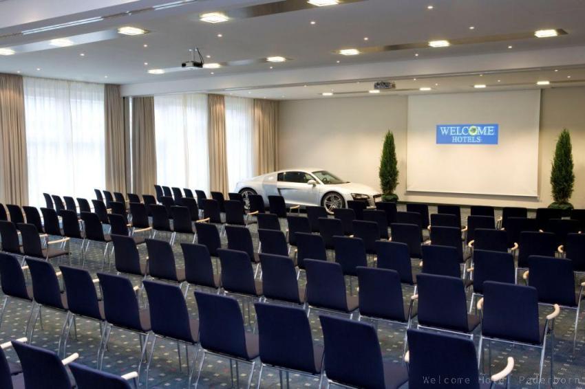 Unsere 8 Tagungsräume (max. 300m²) mit großen Panoramafenstern überzeugen mit modernster Tagungstechnik. Unsere professionelle Organisation und unser zuvorkommender Service werden Sie und Ihre Gäste mit Sicherheit überzeugen. Sie konzentrieren sich auf Ihre Aufgaben, wir kümmern uns um den Rest.