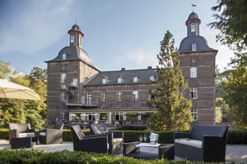 Schloss Hugenpoet Parkansicht
