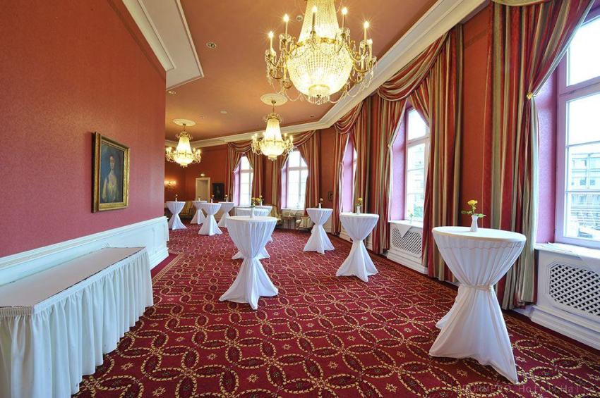 DORMERO Hotel Halle