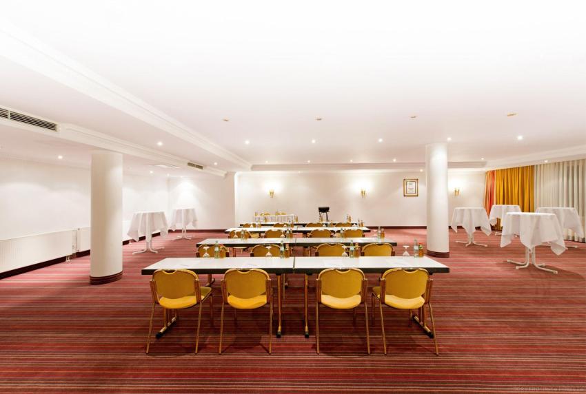 DORMERO Hotel Halle