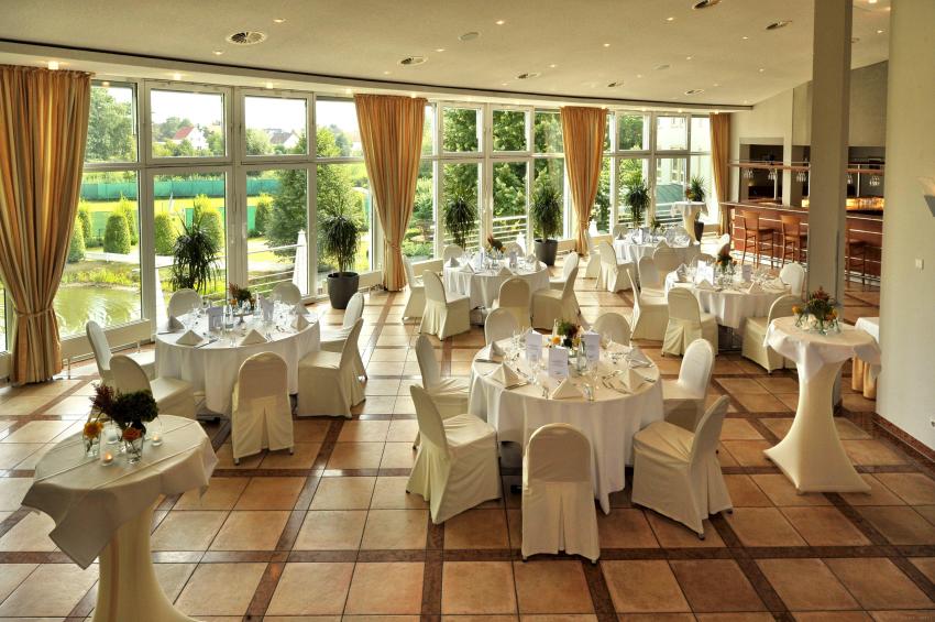 COURT HOTEL