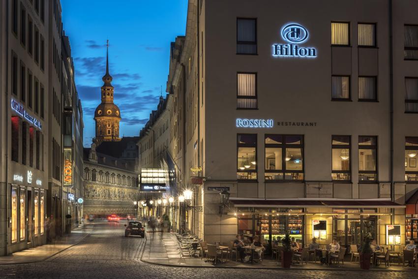 Haupteingang Hilton Dresden - Außenansicht