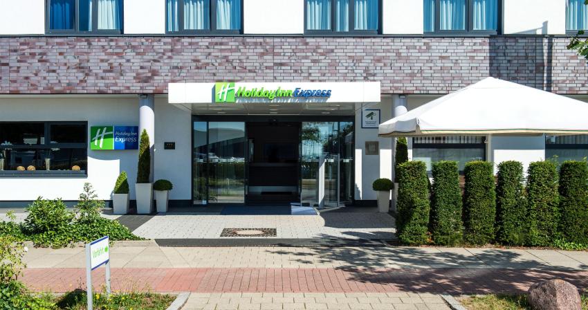 Eingang Holiday Inn Express Bremen Airport