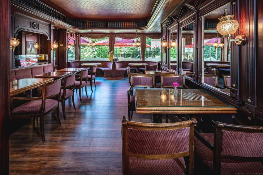 Lobby Bar