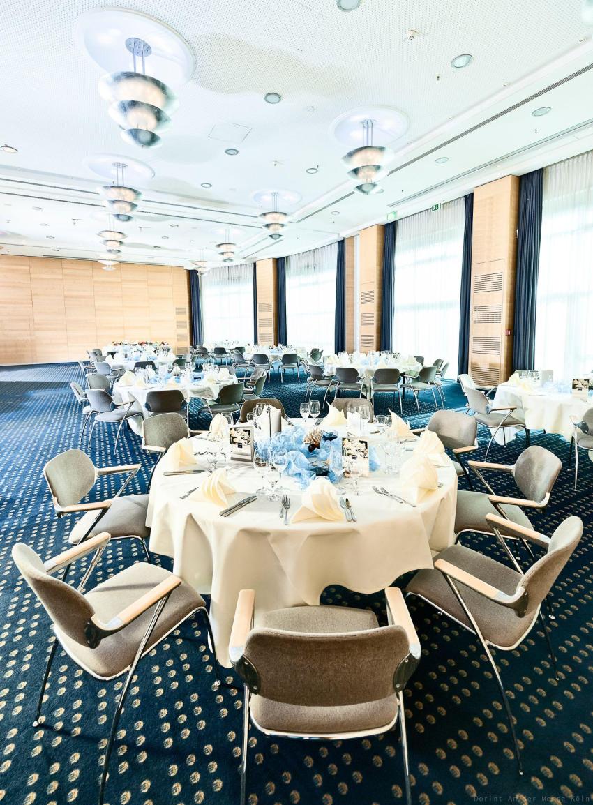 Saal "Berlin" Bankett Bestuhlung