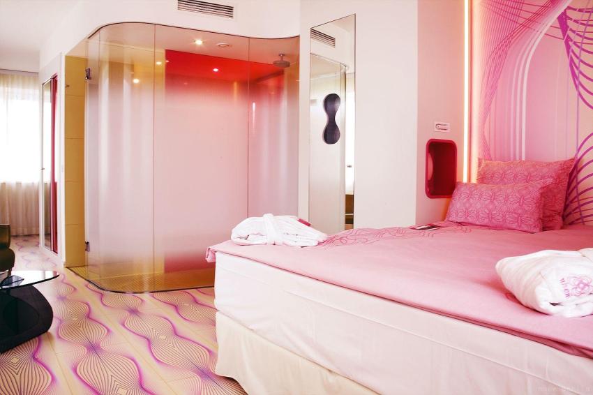 Superior Room (Pink)