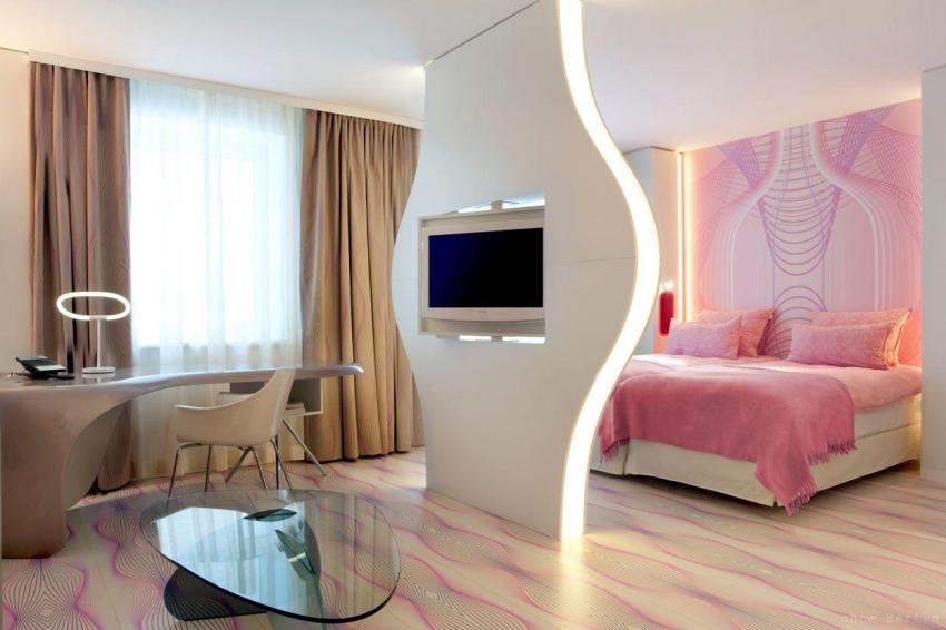 Junior Suite (Pink)