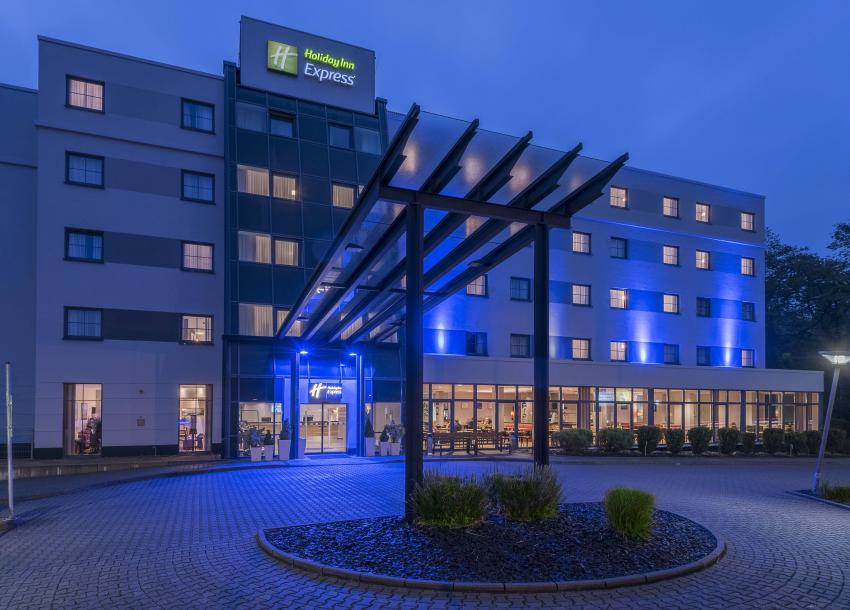 Holiday Inn Express Frankfurt- Airport