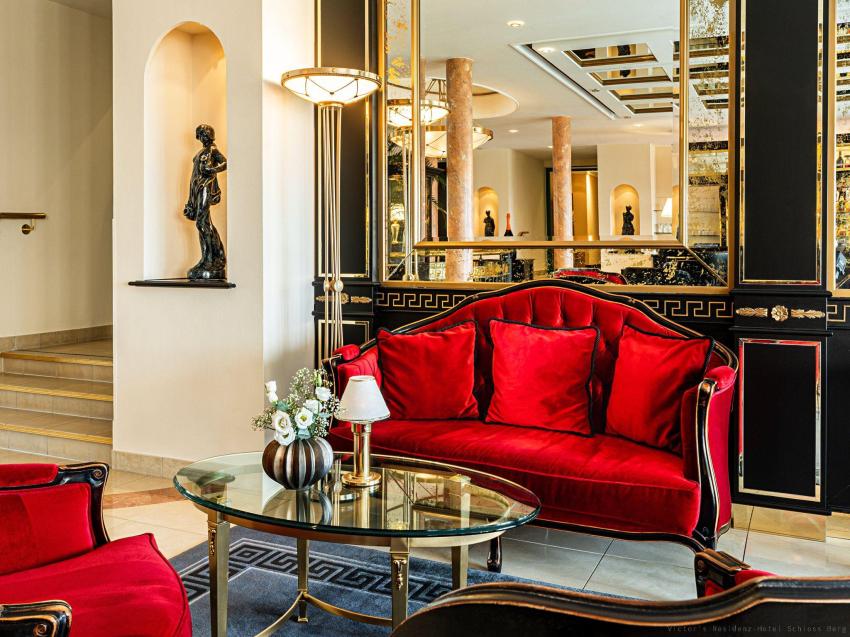 Lobby Bar
