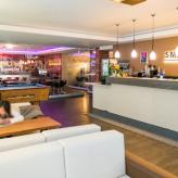 Unsere Lobby im Hostel mit TV und Billiard Smart Stay Hostel Munich City