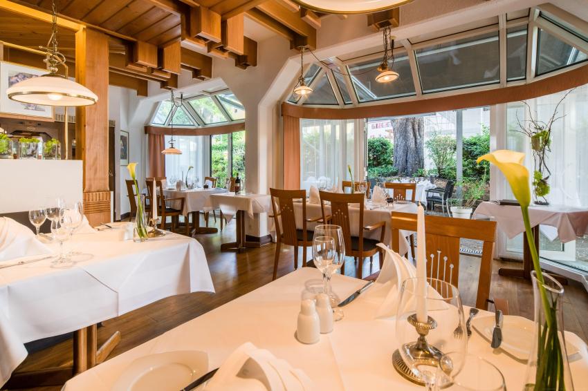 BEST WESTERN PLUS Hotel Am Schlossberg Restaurant Schupfnudl