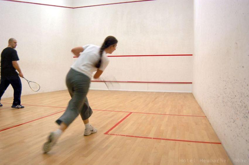 Squashcourt im angrenzenden Sportcenter
